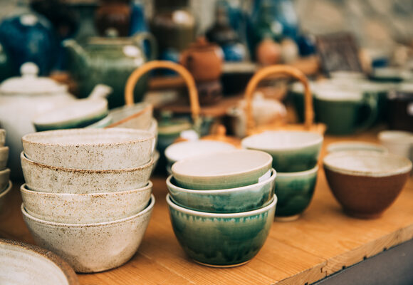 Ceramic or Glass mugs: Which one to choose?